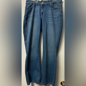 Levis curvy bootcut Stylish Blue Denim Jeans
Excellent condition